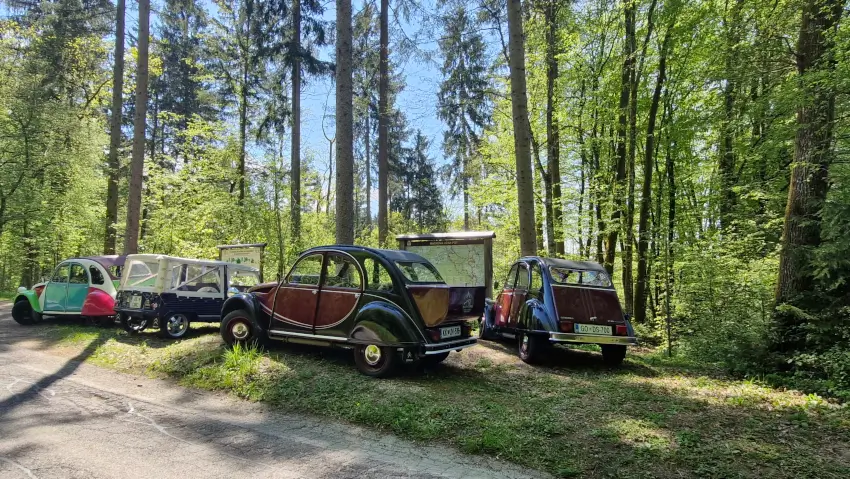 Pohod ljubiteljev Citroënovih starodobnikov
